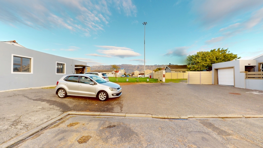 4 Bedroom Property for Sale in Gustrouw Western Cape